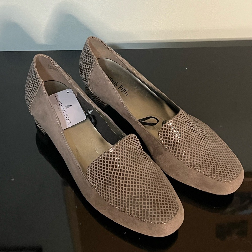 London Fog kitten heels faux snakeskin NWT women size 9